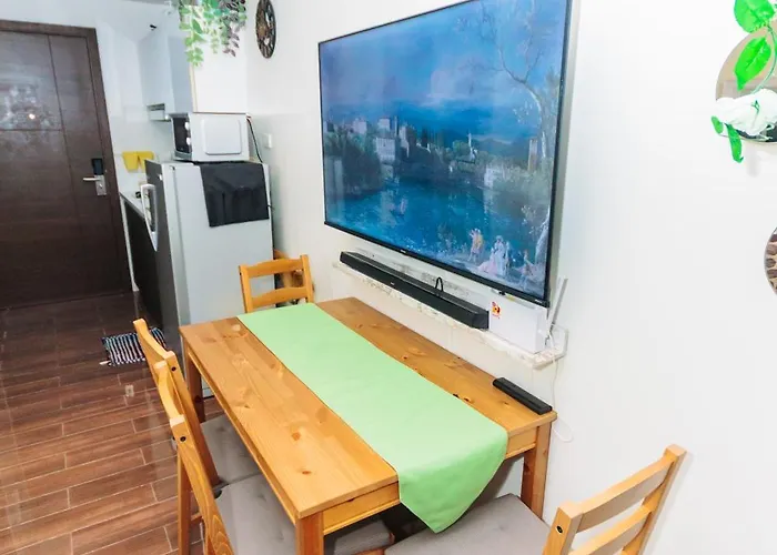 Urban Charm Cozy Meet 51 Air Swim Gym Park 300mb Apartment Manila